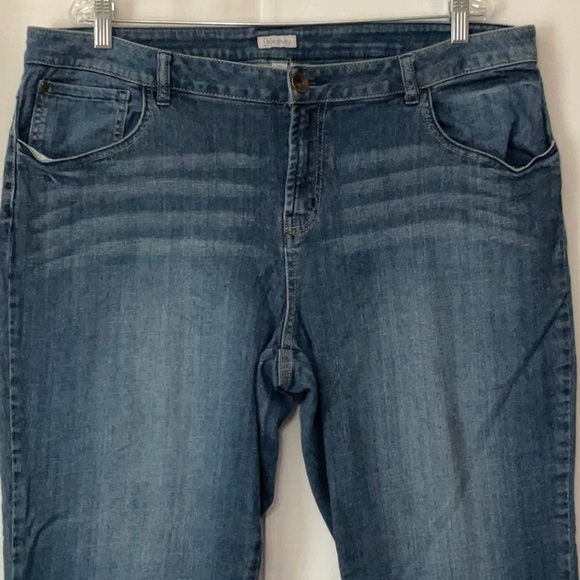 Relativity Women’s Denim Capri Jeans Size 18W - Picture 3 of 11